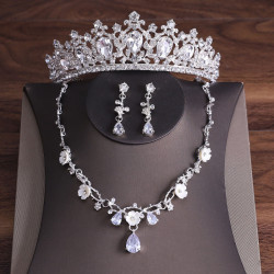 تيجان كريستالية أنيقة وساحرة تيجان فاخرة مرصعة بالألماس تاج أميرة للفتيات إكسسوارات شعر كورية مرصعة بأحجار الراين للعرائس